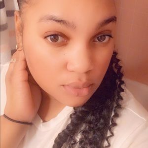 Meet your Posher, Tavia